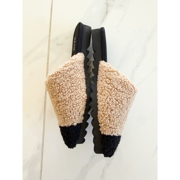ROAM Shearling Slippers Mules Slides Sz 6 Tan/Black - Picture 3 of 8